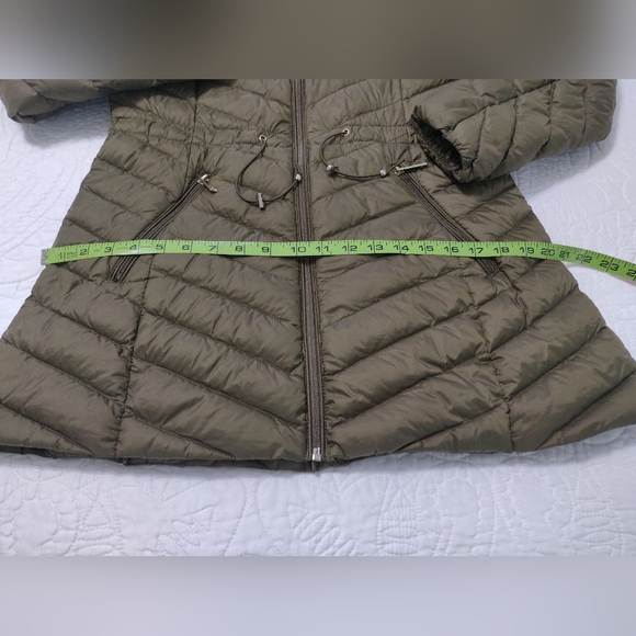 Gallery green down jacket. - Picture 7 of 12